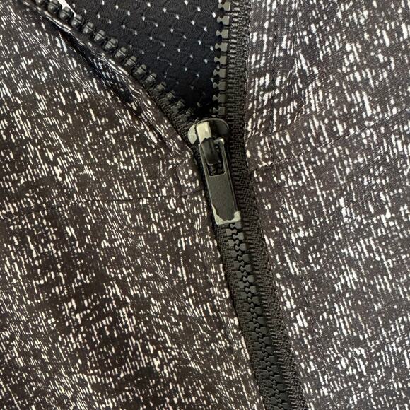 Outdoor Voices Women's Slipstream Windbreaker Jacket Size Large - Picture 4 of 6